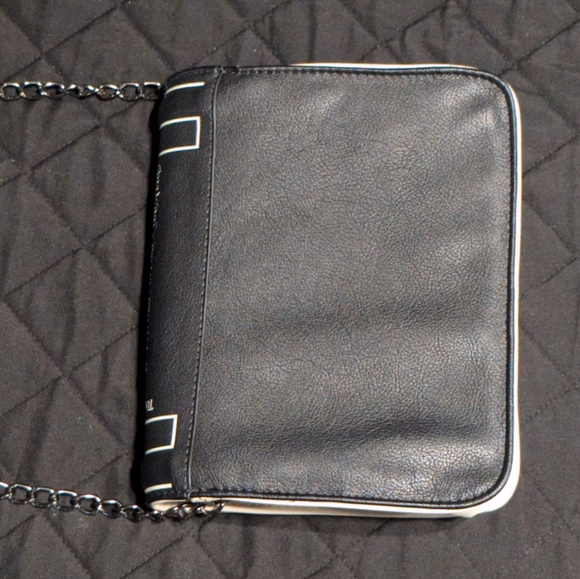 NWOT Disney's x Bioworld Nightmare before Christmas story book purse - Picture 9 of 12